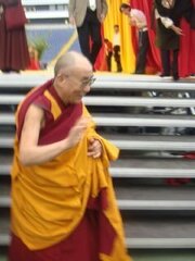 Kommt ein Gott auf Besuch... Der Dalai Lama in Frankfurt из фильмографии Gabor Harrach в главной роли.