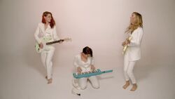 Фото Jenny Lewis: Just One of the Guys