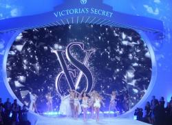 Фото Показ мод Victoria's Secret 2013