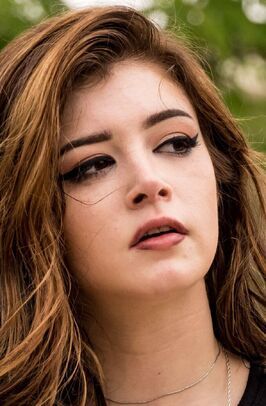 Chrissy Costanza