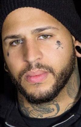 Tommy Vext