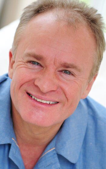 Фото Bobby Davro.