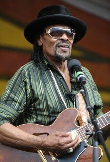 Фото Chuck Brown.