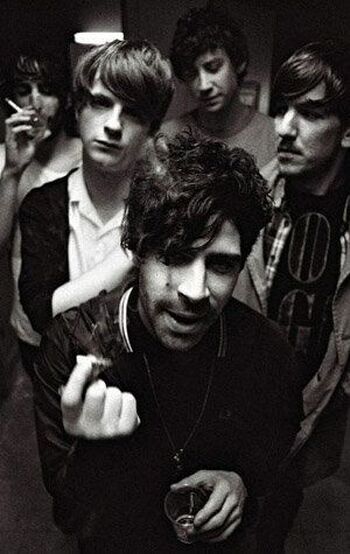 Фото Foals.