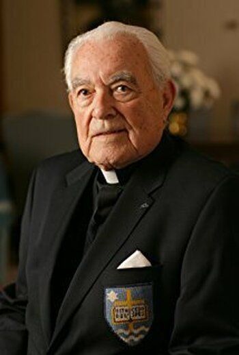 Фото Theodore Hesburgh.